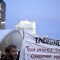Les indignés à la Défense > Défense des indignés Le-monde-de-la-revolte