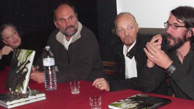 C. Glot, Y. Boëlle, A. Stivell, T. Jolif, lors de la présentation du livre au château de Comper le 12 octobre 2013 (photo : H. Glot)