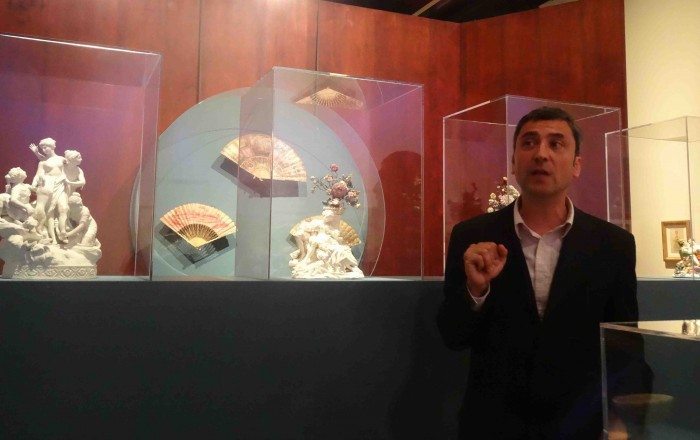 Francois L Embrouille Le Conservateur De Musee