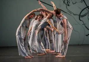 "Les Yeux et l'Âme" de Trisha Brown Dance Company,  photo Credit:  ©Stephanie Berger.