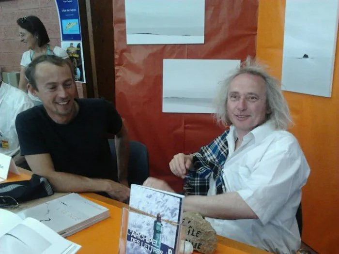 Le peintre Yann Queffelec et l'écrivain Henry Le Bal lors de l'édition 2011