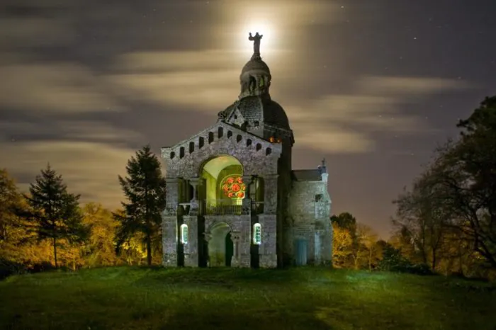Cette chapelle située à Berné est surnommée le Montmartre breton