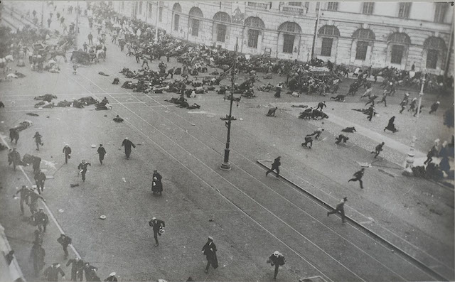 1917 DEVIENT REVOLUTION