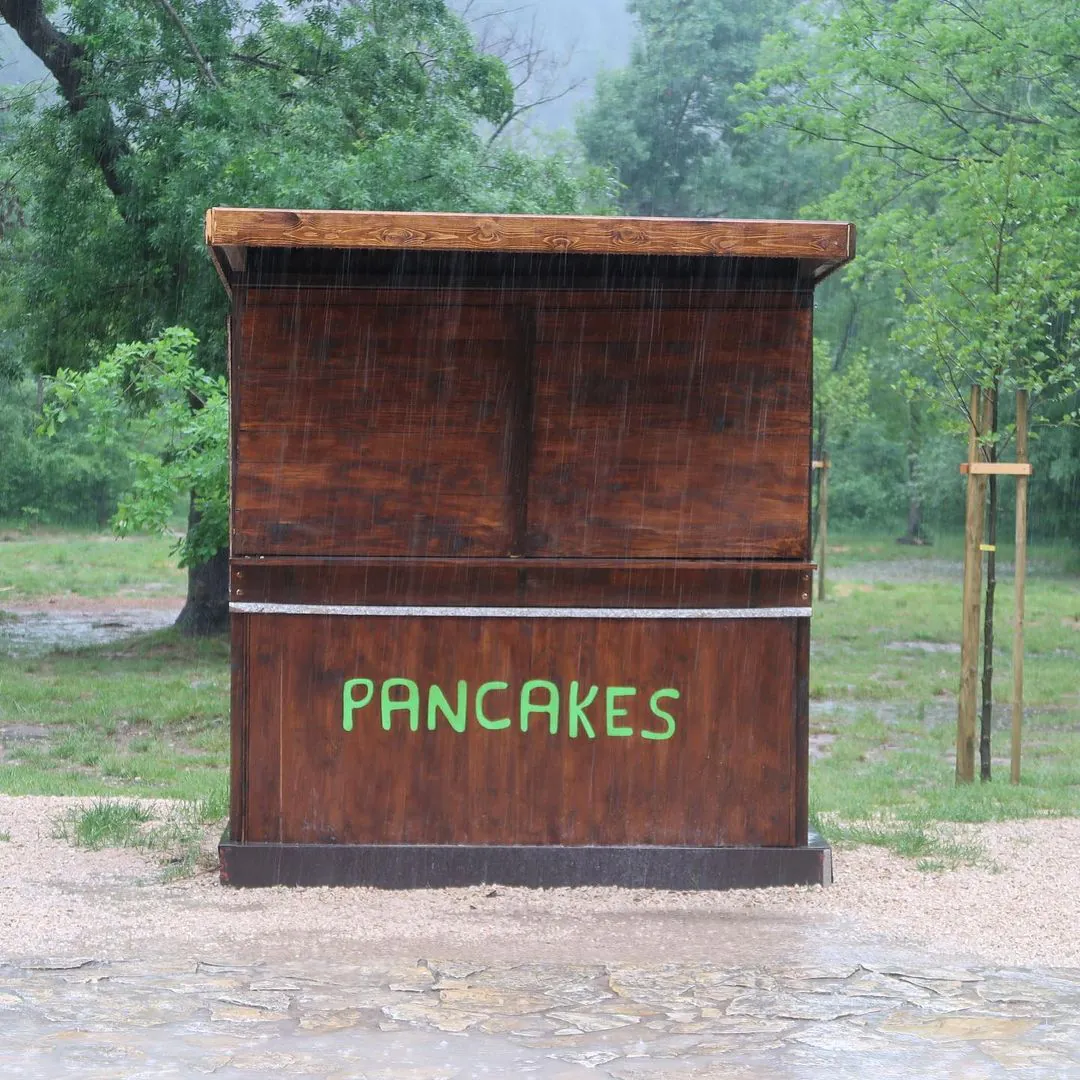 wes anderson cabane pancakes