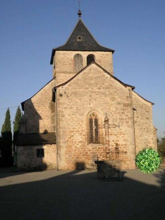 Visitez l'église d'un ancien bourg fortifié Église de Cénac (Sainte-Marie-Madeleine) Sainte-Croix