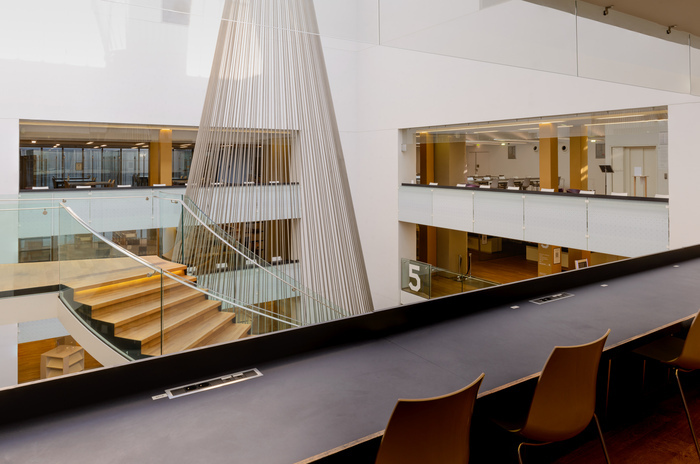 Visite flash : « Les espaces publics » Bibliothèque nationale et universitaire de Strasbourg Strasbourg