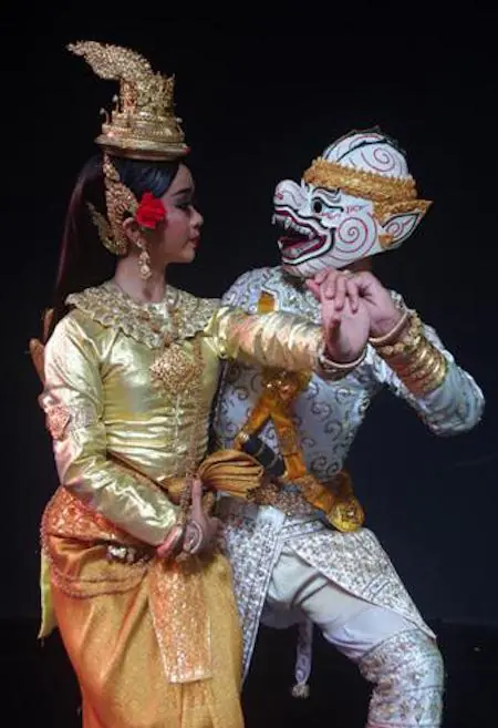 Danse royale Cambodge Lucie labbé