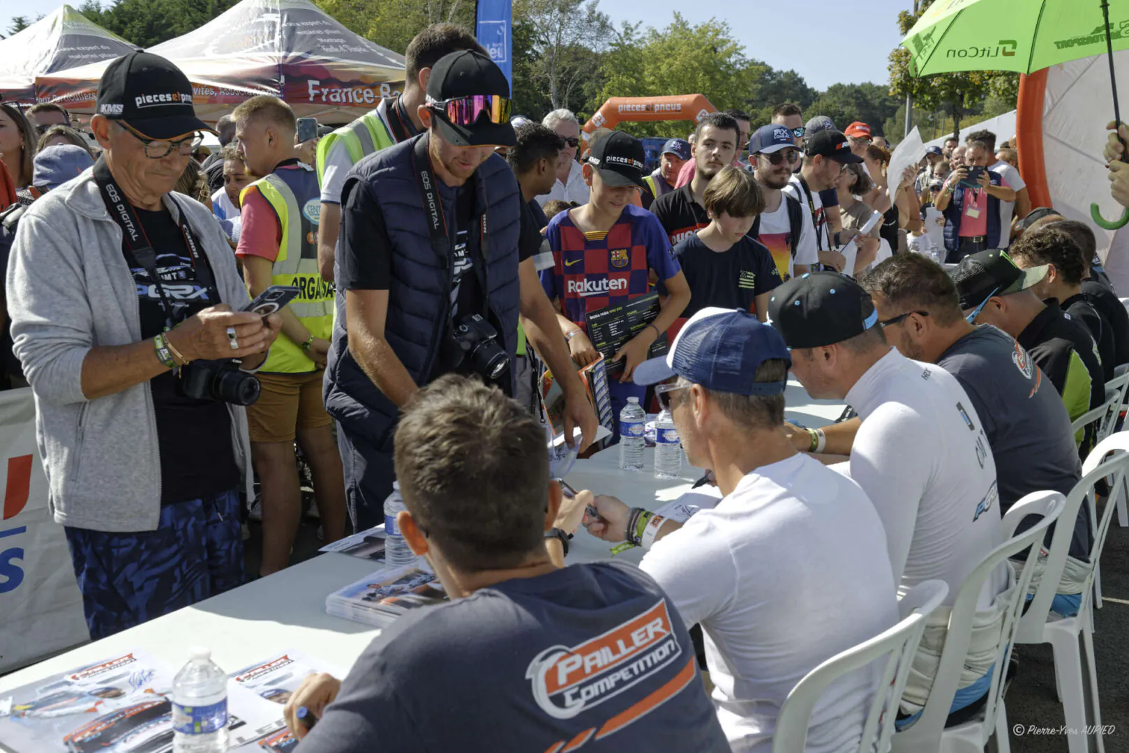 Séance des signatures au ralycross de Lohéac 2023 avec Sébastien LOEB