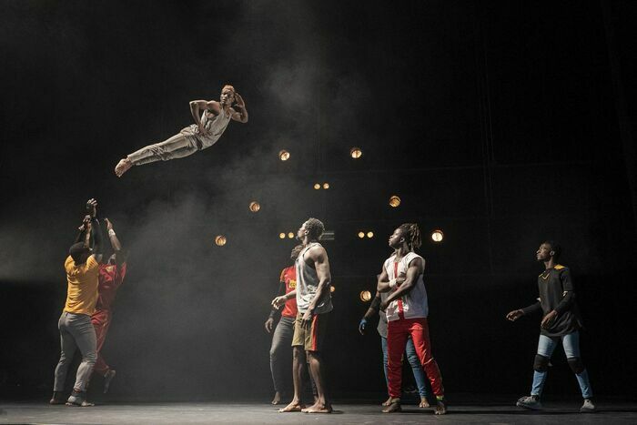 YÉ ! ● Cirque Chorégraphié Espace culturel René Cassin-La Gare Fontenay-le-Comte
