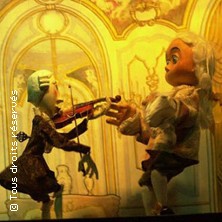 La Symphonie des Jouets Marionnettes a Fils sur Castelet THEATRE DE JEANNE NANTES
