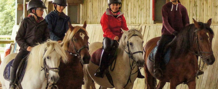 Equitation à Campbon  Printemps - Croq' Vacances Centre de la Ducherais Campbon