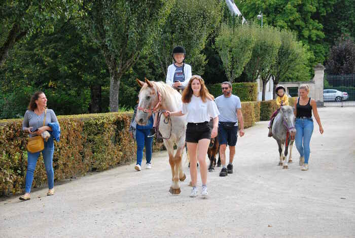 Balade à poneys Château du Grand Jardin Joinville