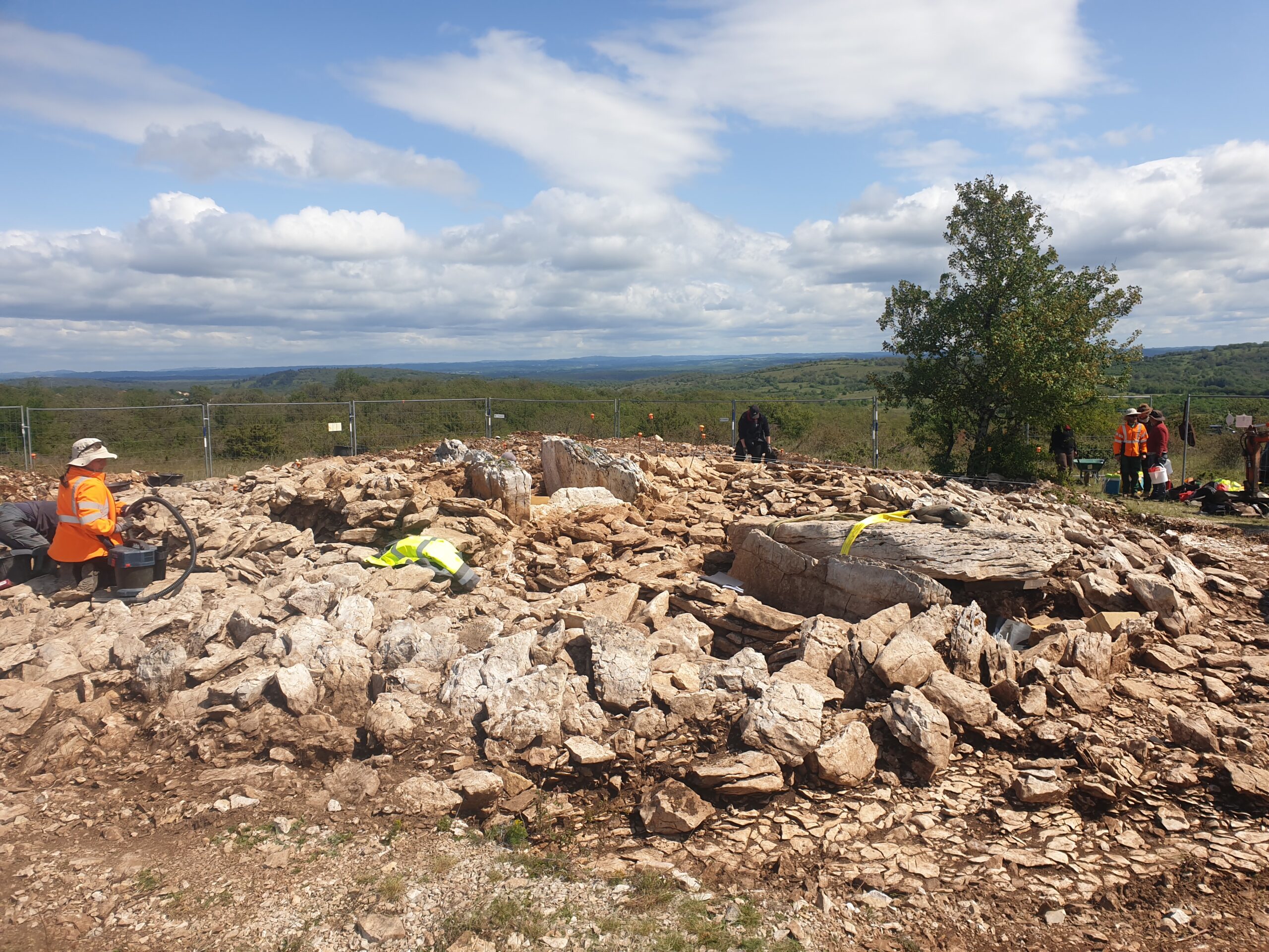 La nécropole mégalithique de Pech Laglaire Visite chantier de fouilles
