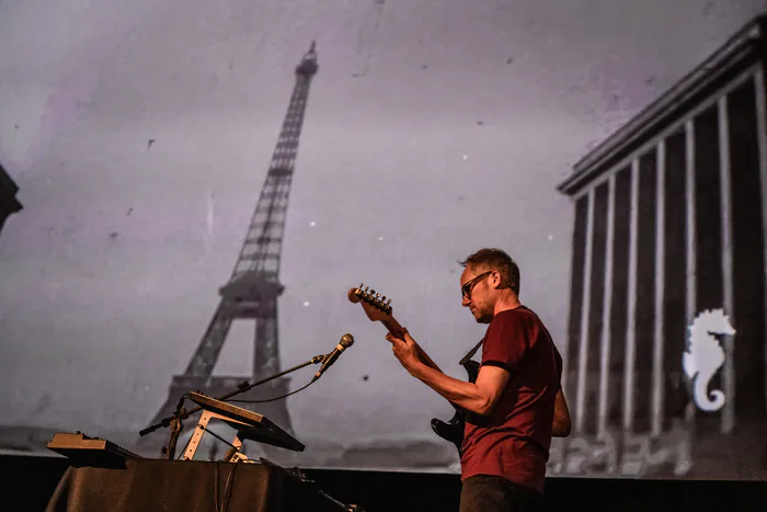 À l’assaut de la Tour Eiffel - Ciné-concert Maison du livre