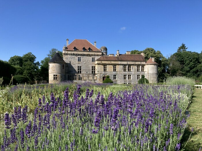 Visite libre et guidée des jardins du château du Pailly Parc du château du Pailly Le Pailly