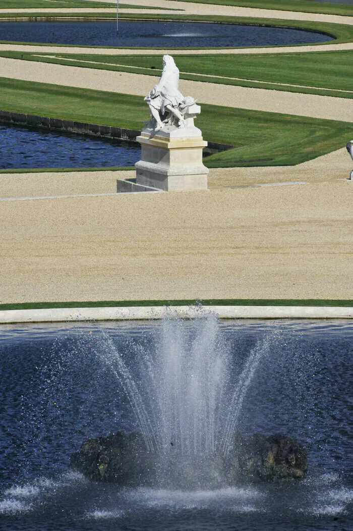 Visite guidée des jardins du château de Chantilly. Parc et jardins du domaine de chantilly Chantilly