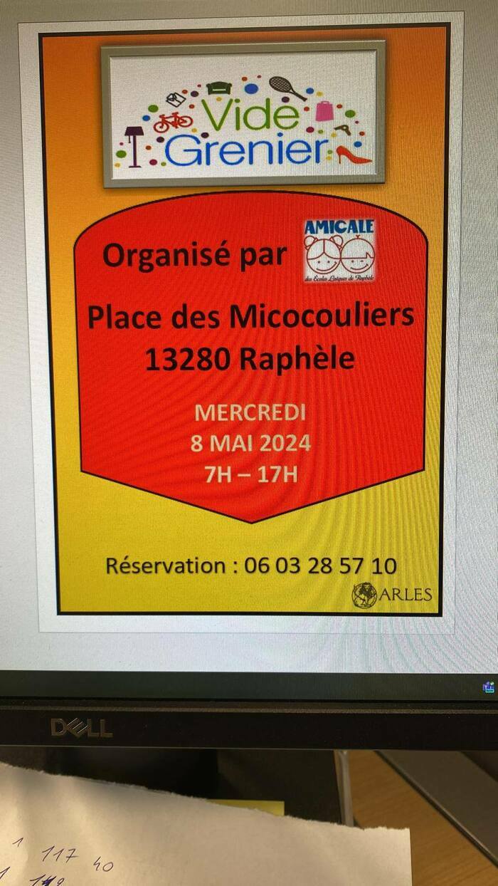 Vide-grenier à Raphèle Place des Micocouliers Raphèle-lès-Arles