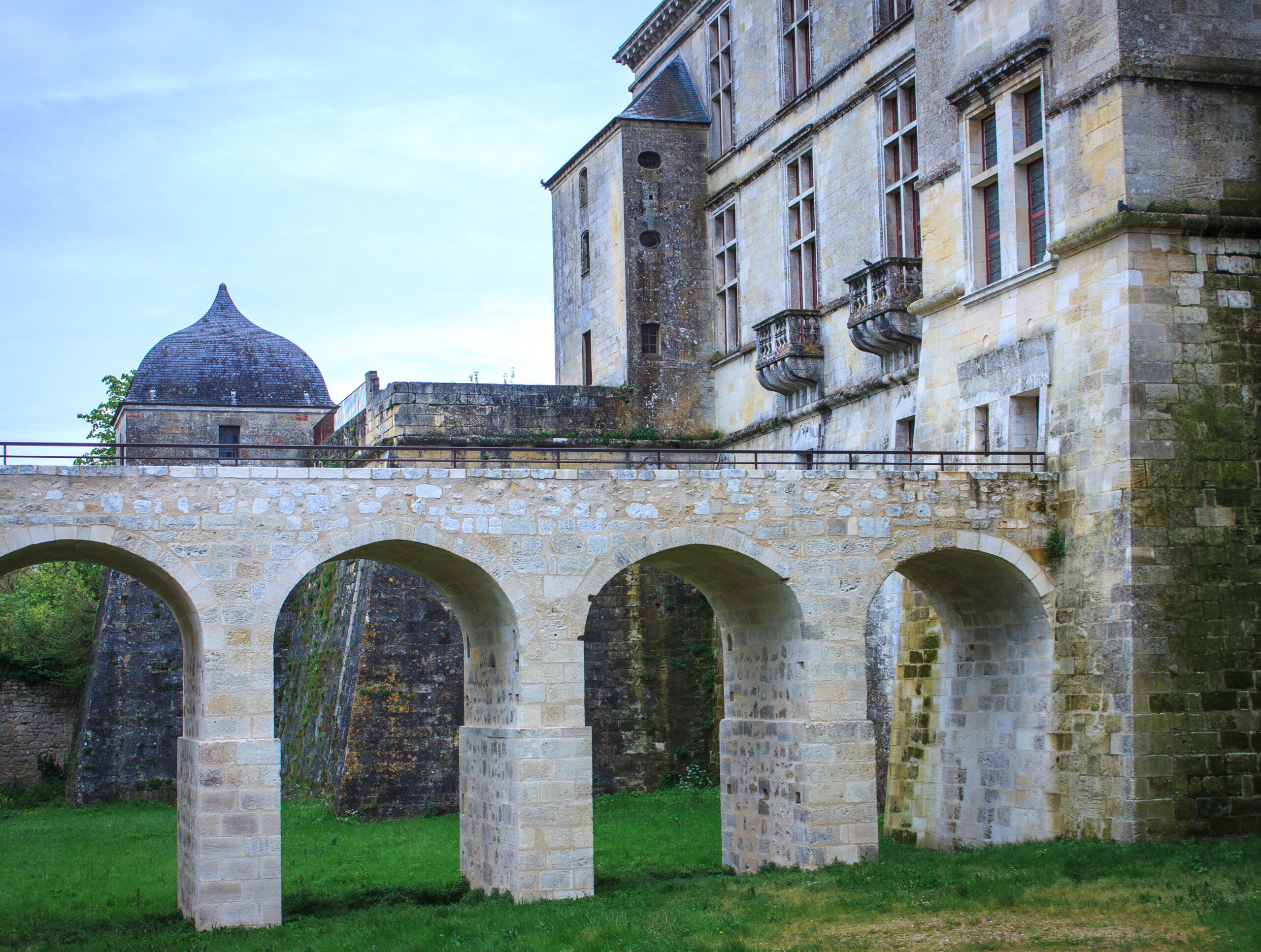 Iconiques à vélo: le château ducal de Cadillac-sur-Garonne Castets et Castillon Nouvelle-Aquitaine