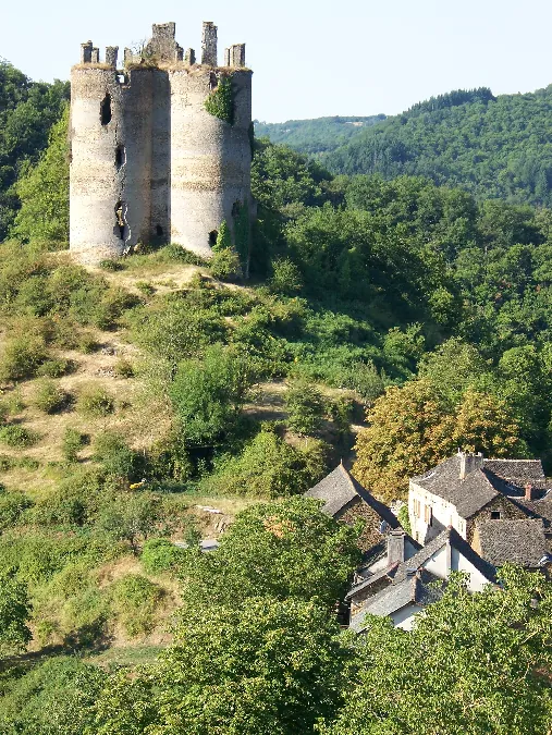 Randonnée - La chapelle de Murat et le château de Roumégous La Salvetat-Peyralès Occitanie