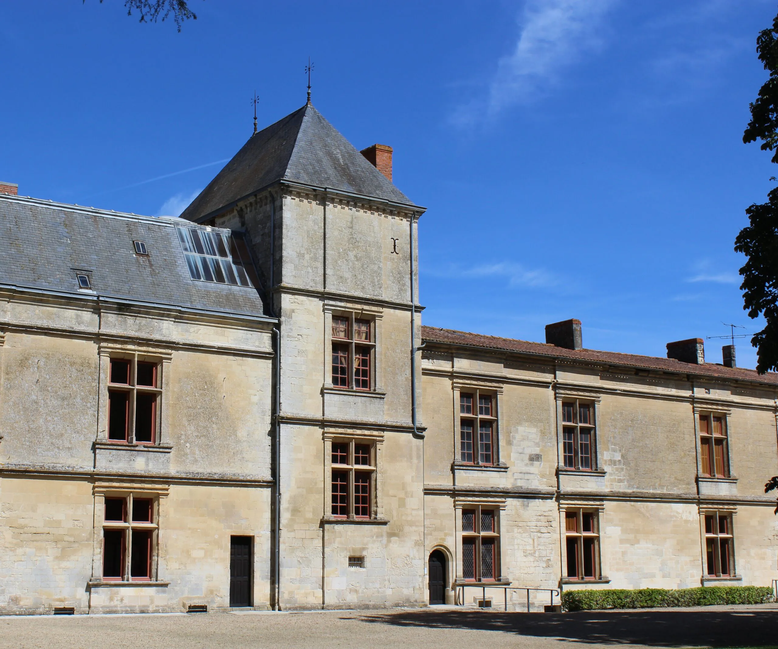 Balade patrimoine d'exception Coulonges-sur-l'Autize Nouvelle-Aquitaine