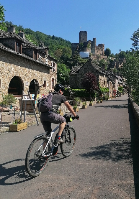 Circuit vélo routes de la vallée de l'Aveyron Rignac Occitanie
