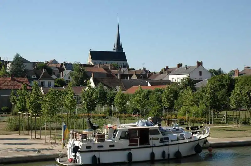 Circuit "Le canal et les étangs de Puisaye" Ouzouer-sur-Trézée Centre-Val de Loire