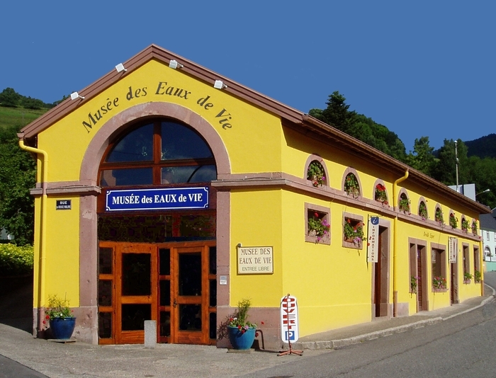 Visite guidée du Musée des eaux de vie et de la brasserie du Pays Welche Musée des Eaux de Vie Lapoutroie Alsace Lapoutroie