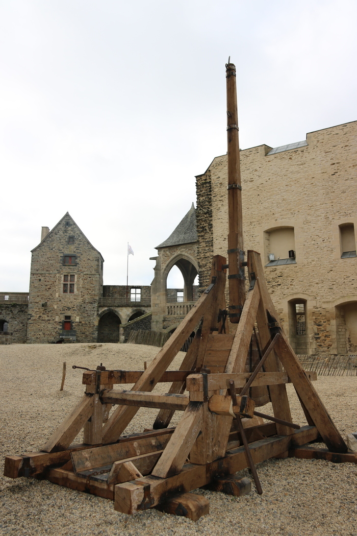 Atelier armes de jet médiévales Musée du château de Vitré Vitré