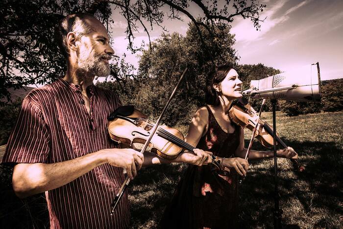 Concert du duo de violoneux "BALANCEZ VOS AMES !" Musée du patrimoine rural d'Ugine Ugine