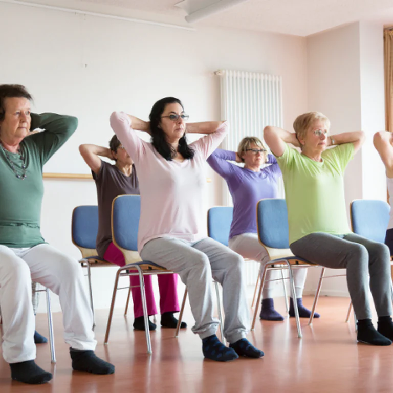 Atelier Seniors yoga sur chaise