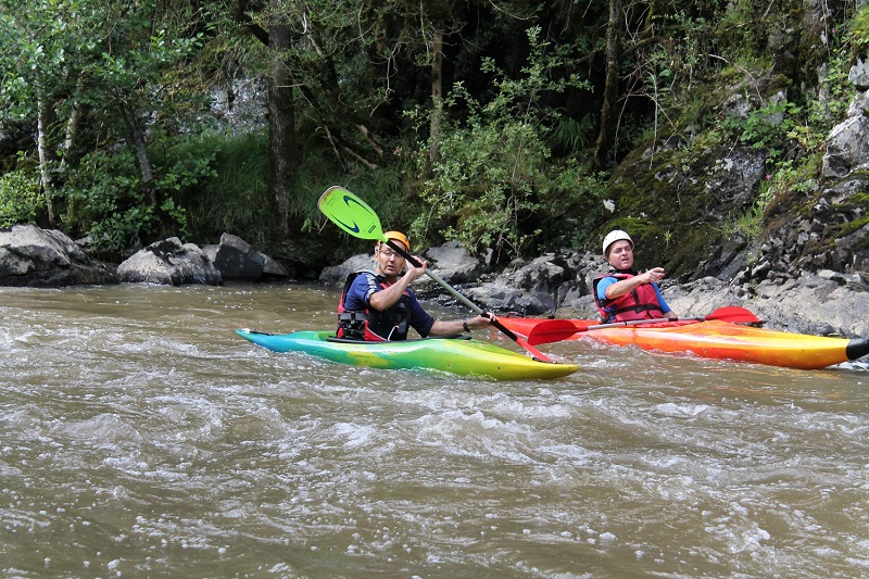 Été actif kayak en eaux vives
