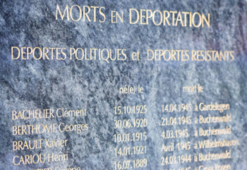 Journée nationale du souvenir des victimes et des héros de la Déportation Square Jean Moulin (Rezé)