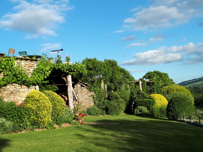 À la découverte du jardin de Brousse ! Artistoparc de Brousse Castelnau-de-Mandailles